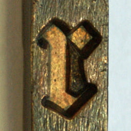 Lowercase r of Hendrik van den Keere’s Canon Flamande