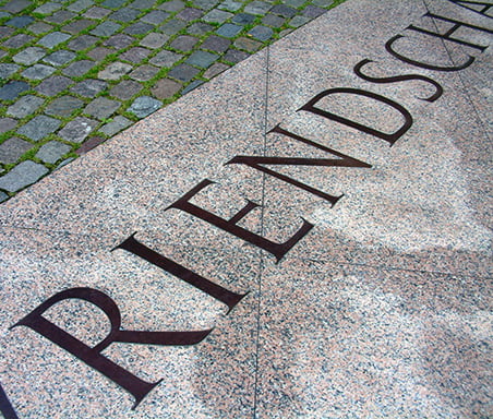 Lettering of the Homomonument, designed by Frank E. Blokland