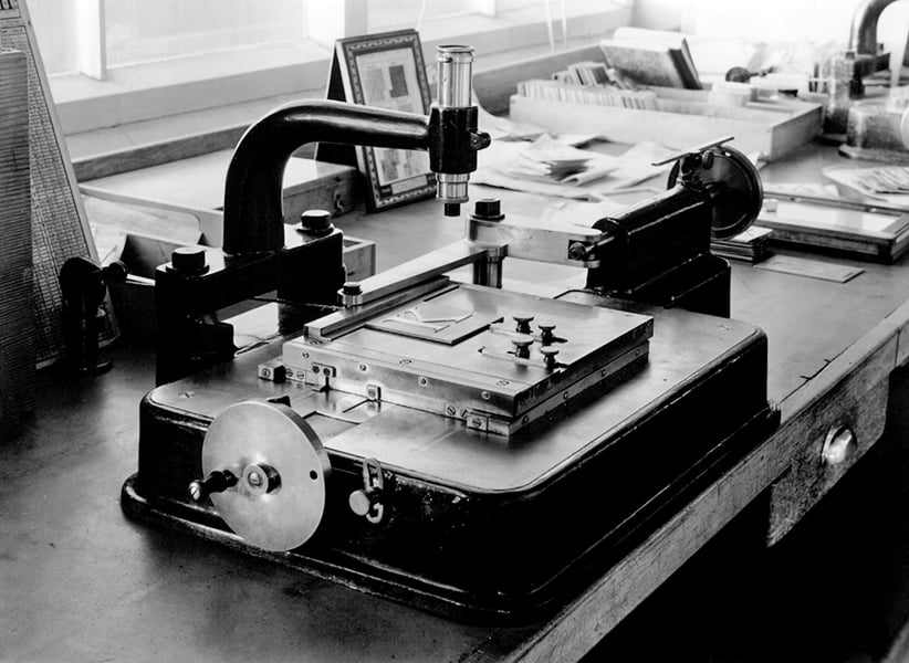 Measuring the copper pattern for Monotype matrix